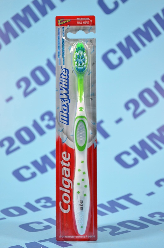 Колгейт Макс Уайт четка за зъби